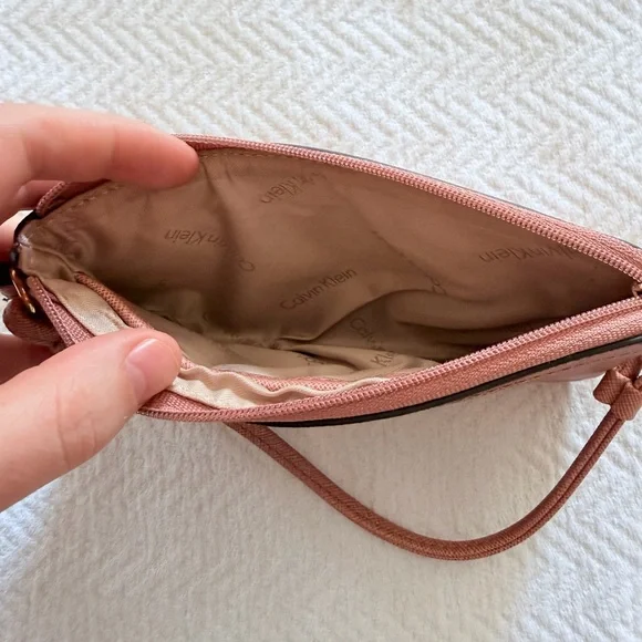 Calvin Klein Dusty Rose Wristlet Leather Clutch with Gold Hardware Like New - Picture 5 of 7